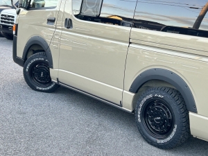 ハイエースバン丸目