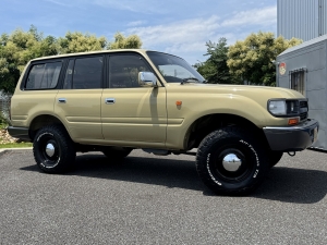 ランクル８０中東仕様