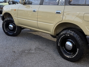 ランクル８０中東仕様