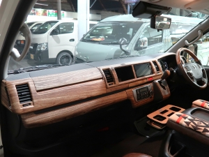 ハイエースワゴン１０人乗り　車中泊できる街乗り仕様車