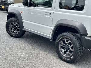 ジムニーシエラ低走行のジムニー入庫しました