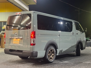 ハイエースバン新車コンプリート10型ハイエース　カスタム