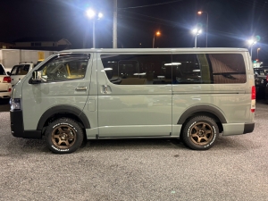 ハイエースバン新車コンプリート10型ハイエース　カスタム