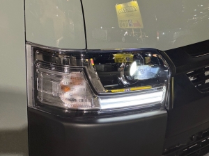 ハイエースバン新車コンプリート10型ハイエース　カスタム