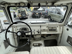 ランクル４０並行輸入左ハンドル