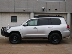 ランクル２００ARB4X4バンパー　ライノラック　リフトアップ