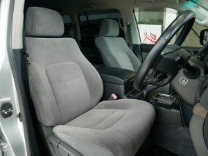 ランクル２００ARB4X4バンパー　ライノラック　リフトアップ