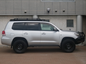 ランクル２００ARB4X4バンパー　ライノラック　リフトアップ