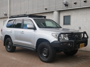 ランクル２００ARB4X4バンパー　ライノラック　リフトアップ