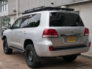 ランクル２００ARB4X4バンパー　ライノラック　リフトアップ