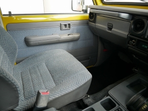 ランクル７０HZJ73V　FRPトップ　NEWペイント