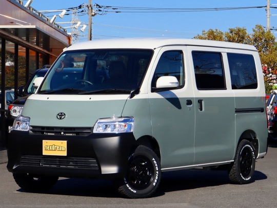 タウンエースアウトドア　キャンプ　車中泊　バンライフ　１BOX　ベッド　キャンピングカー