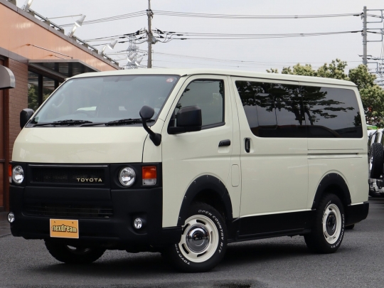 ハイエースＶアウトドア　キャンプ　車中泊　バンライフ　１BOX　ベッド　キャンピングカー