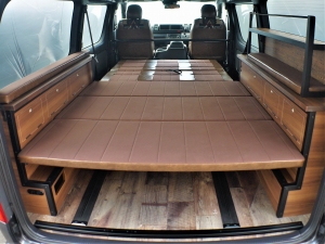 ハイエースバン新車コンプリート バンライフスタイル【FD-BOX7 Vanlife】無垢木材×アイアン家具