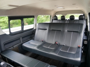 ハイエースワゴン新車コンプリート ライトキャンピングカーFD-BOX2 車中泊出来る街乗り仕様車