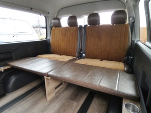 ハイエースワゴン新車コンプリート ライトキャンピングカーFD-BOX2 車中泊出来る街乗り仕様車