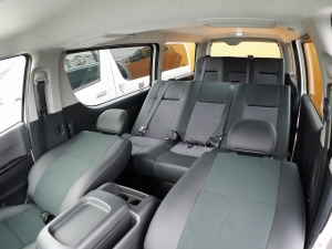 ハイエースバン4型新車　シーケンシャル６AT