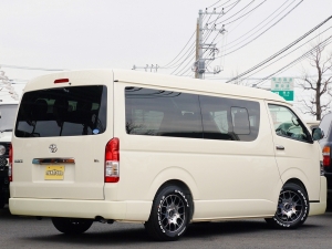 ハイエースワゴン新型　シーケンシャル　６速ＡＴ　ワゴン