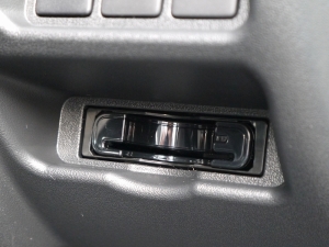 ハイエースバン4型新車　シーケンシャル６AT　特注色