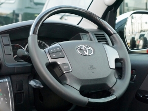 ハイエースバン4型新車　シーケンシャル６AT