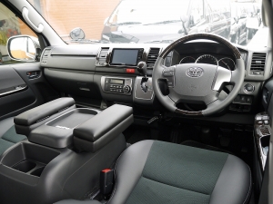 ハイエースバン4型新車　シーケンシャル６AT