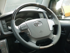 ハイエースバン4型新車　３０００ディーゼルターボ２ＷＤ　ダークプライム