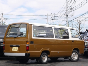 そうま様 ハイエース50% モデリスタ、ハイエース50周年記念のレトロ調コンプリートカー