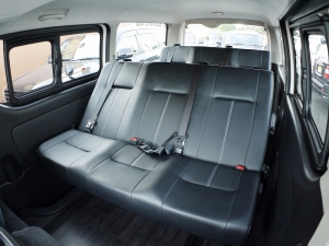 ハイエースバン4型新車　シーケンシャル６AT