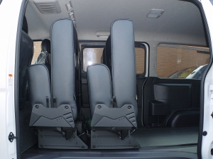 ハイエースバン4型新車　シーケンシャル６AT