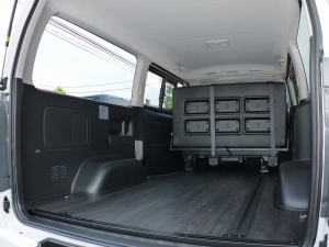 ハイエースバン4型新車　シーケンシャル６AT