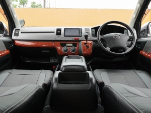 ハイエースバン3型ハイエースカスタム　ベッドキット付