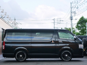 ハイエースバン3型ハイエースカスタム　ベッドキット付