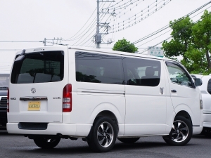 ハイエースバンハイエース200系S-GLカスタムコンプリート
