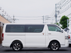 ハイエースバンハイエース200系S-GLカスタムコンプリート