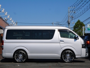 ハイエースワゴンワゴンGL 　カスタム　ローダウン