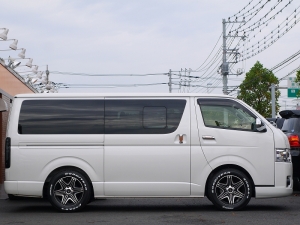 ハイエースバン4型6速AT　S-GL　カスタム　ギブソン