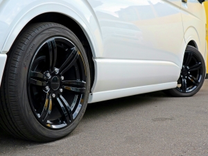 ハイエースワゴンREVOシート付シートアレンジ車両