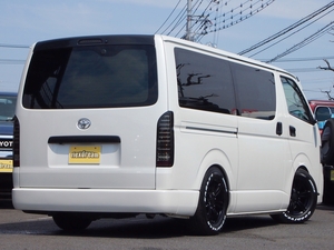ハイエースバン3型S-GLカスタム　Revoシート付