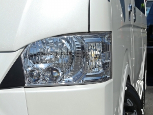 ハイエースバン4型S-GLフルエアロカスタム済み中古車両