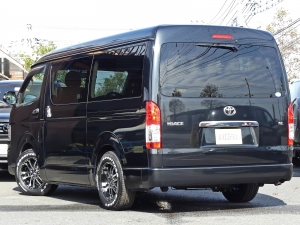 ハイエースワゴン200系ハイエースワゴンGL4WD ベッド付き