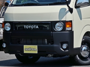 ハイエースバンハイエース　丸目　クラシックカスタムスタイル