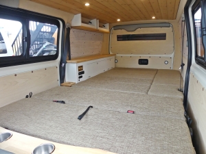 ハイエースバンハイエースバン　vanlife