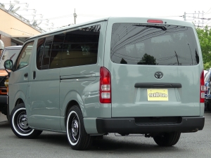 ハイエースバン200系ハイエース　S-GL　丸目換装クラシックカスタム