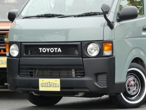 ハイエースバン200系ハイエース　S-GL　丸目換装クラシックカスタム