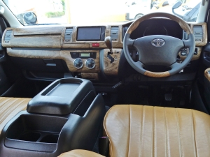 ハイエースバン200系ハイエース　S-GL　丸目換装クラシックカスタム