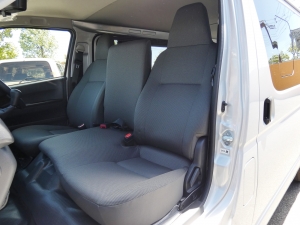 ハイエースバン新車ハイエースバン　DX　5速マニュアル車