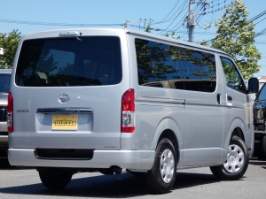 ハイエースバン新車ハイエースバン　DX　5速マニュアル車
