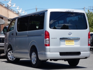 ハイエースバン新車ハイエースバン　DX　5速マニュアル車
