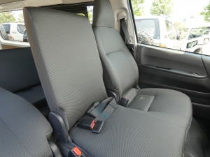 ハイエースバン新車ハイエースバン　DX　5速マニュアル車