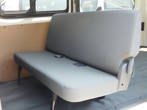 ハイエースバン新車ハイエースバン　DX　5速マニュアル車